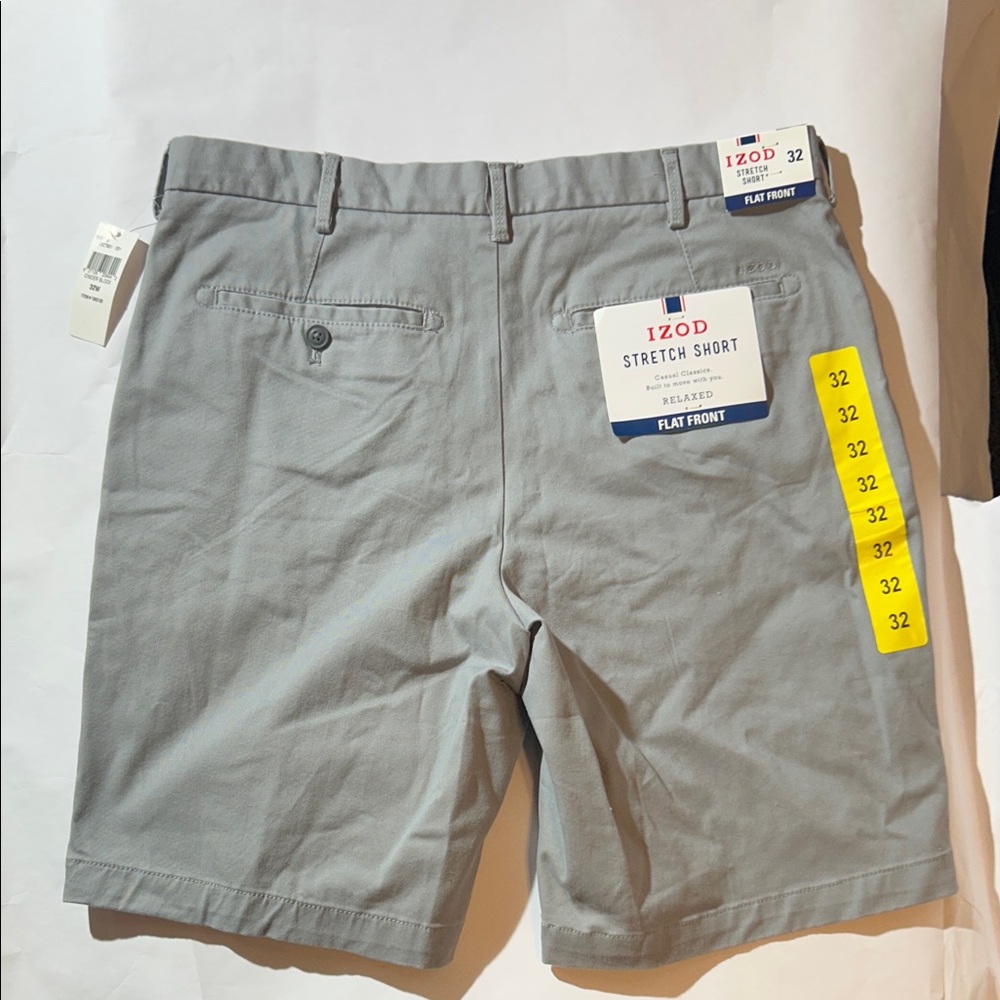 Izod Men's Gray Flat Front Shorts - Picture 3 of 4